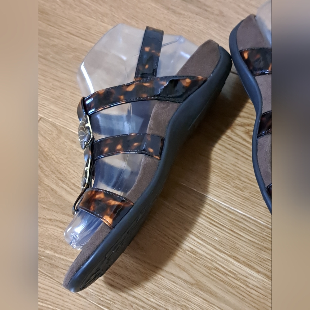 Vionic Amber Sandal Tortoise Pattern US 7 EUR 38 - image 8